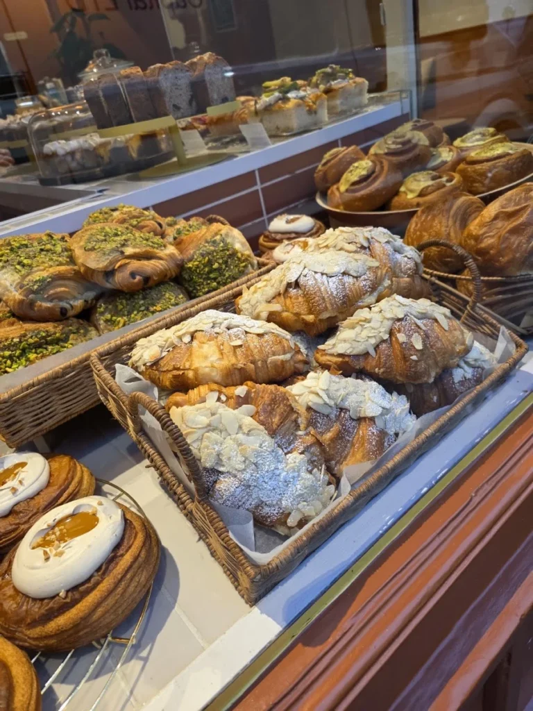 Photo and facade of Twist Bakery - Bakeries - in Dublin 2